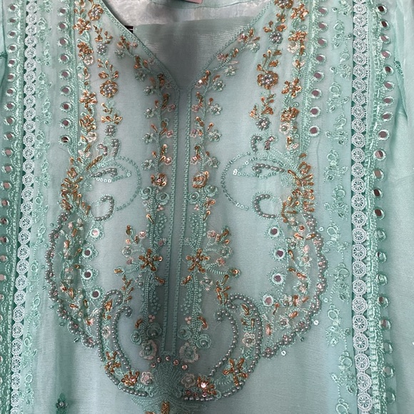 Guzel branded shalwar kameez - Picture 5 of 7